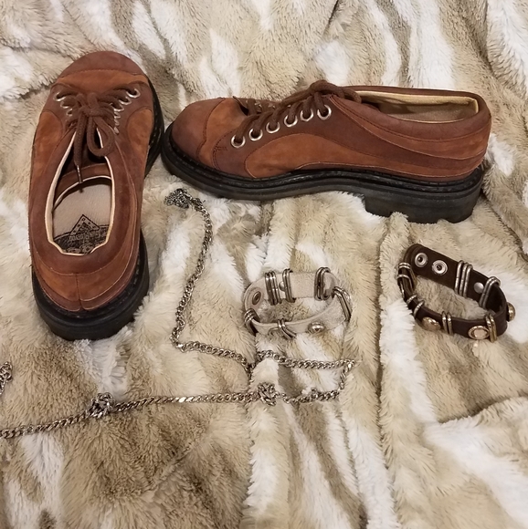 PRICE⬇️ VINTAGE 6HOLE BROWN SUEDE JOHN FLUEVOG ANGELS RARE - Picture 4 of 12